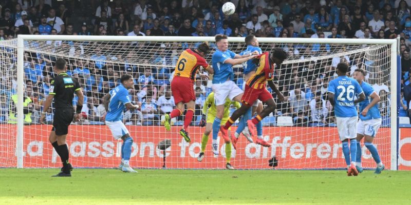 Napoli tìm lại cảm giác chiến thắng sau khi đánh bại Lecce